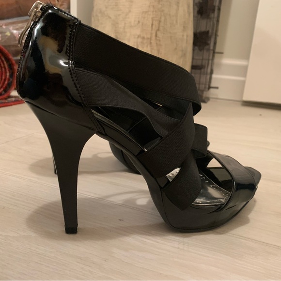 BCBG Paris Stretchy Platform Black Heels - Size 8.5 - Picture 2 of 4